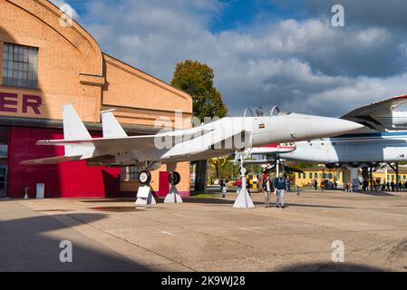 SPEYER, ALLEMAGNE - OCTOBRE 2022: Blanc USAF McDonnell Douglas F-15 Eagle avion de chasse tactique américain 1972 dans le Technikmuseum Speyer. Banque D'Images