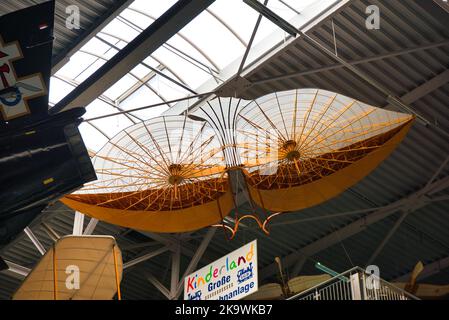 SPEYER, ALLEMAGNE - OCTOBRE 2022 : appareils de vol anciens dans le Technikmuseum Speyer. Banque D'Images