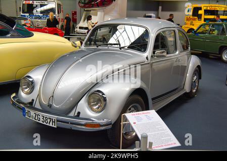 SPEYER, ALLEMAGNE - OCTOBRE 2022 : voiture rétro VW Volkswagen SCARABÉE DE TYPE 1 dans le Technikmuseum Speyer. Banque D'Images