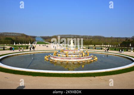 Paris, France 26.03.2017 : la fontaine de Latona dans le jardin de Versailles en France Banque D'Images