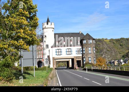 Route principale à travers l'Oberburg Banque D'Images