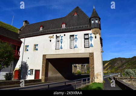 Route principale à travers l'Oberburg Banque D'Images