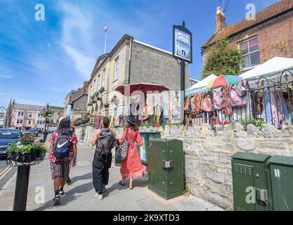 Place de marché dans la ville de Glastonbury, Somerset, Royaume-Uni Banque D'Images