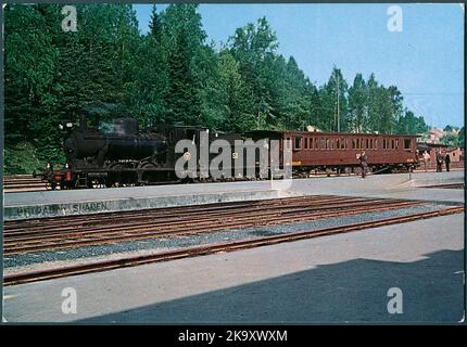 State Railways, SJ L26 1765 avec SJ Bo7 2812. Banque D'Images