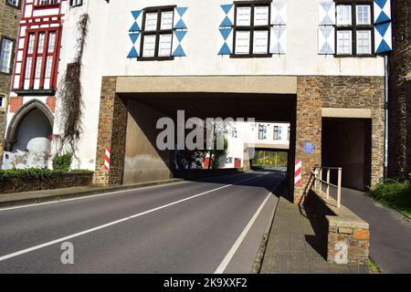 Route principale à travers l'Oberburg Banque D'Images