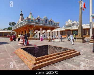 30 octobre 2022, temple Shreenath Mhaskoba, le temple a des dizaines d'histoires mythologiques sculptées sur ses murs, Kodit, près de Saswad, Inde Banque D'Images