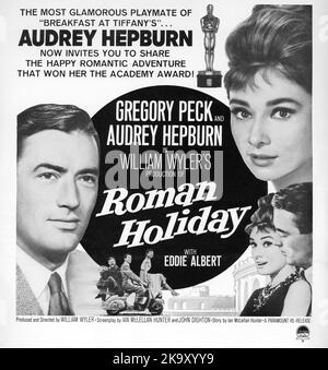 Annonce Block pour 1962 réédition de GREGORY PECK AUDREY HEPBURN et EDDIE ALBERT à ROMAN HOLIDAY 1953 réalisateur / producteur WILLIAM WYLER Story Dalton Trumbo et Ian McLellan Hunter scénario Dalton Trumbo Ian McLellan Hunter et John Dighton Paramount Pictures Banque D'Images