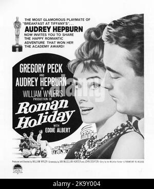 Annonce Block pour 1962 réédition de GREGORY PECK AUDREY HEPBURN et EDDIE ALBERT à ROMAN HOLIDAY 1953 réalisateur / producteur WILLIAM WYLER Story Dalton Trumbo et Ian McLellan Hunter scénario Dalton Trumbo Ian McLellan Hunter et John Dighton Paramount Pictures Banque D'Images