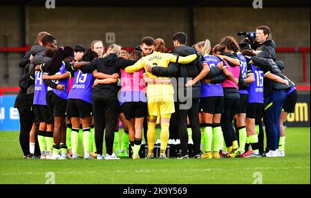 Brighton, Royaume-Uni. 30th octobre 2022. Quatre joueurs dans un caucus après avoir remporté le match de la Super League des femmes FA entre Brighton & Hove Albion et Brighton & Hove Albion Women à l'Amex on 30 octobre 2022 de Brighton, en Angleterre. (Photo de Jeff Mood/phcimages.com) Credit: PHC Images/Alamy Live News Banque D'Images