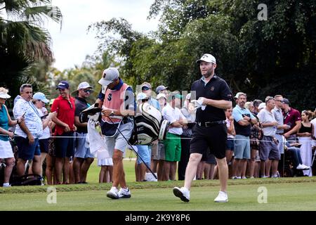 Miami, FL, États-Unis. 30th octobre 2022. Branden Grace joue un tir du 18th trous lors de la finale du championnat de l'équipe de golf LIV à Miami à la Doral nationale de Trump à Miami, Doral, Florida Sunday, 30 octobre 2022. Credit: Yaroslav Sabitov/YES Market Media/Alay Live News Banque D'Images