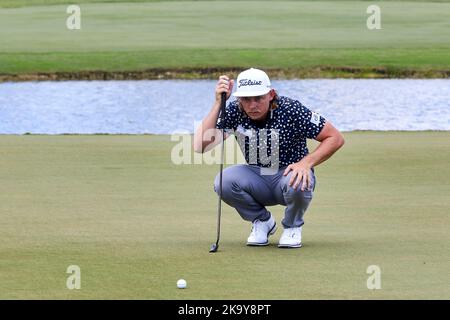 Miami, FL, États-Unis. 30th octobre 2022. Cameron Smith joue un tir du 18th trous lors de la finale du championnat de l'équipe de golf du LIV à Miami à la Doral nationale de Trump à Miami, Doral, Florida Sunday, 30 octobre 2022. Credit: Yaroslav Sabitov/YES Market Media/Alay Live News Banque D'Images