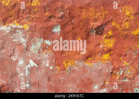 La texture du mur s'est détériorée par l'humidité et le soleil Banque D'Images