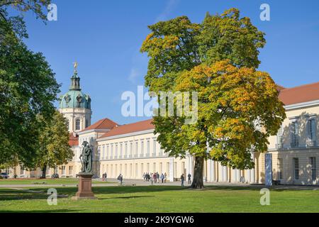 Denkmal Friedrich der grosse, Neuer Fluegel, Schloss Charlottenburg, Spandauer Damm, Charlottenburg, Berlin, Allemagne Banque D'Images