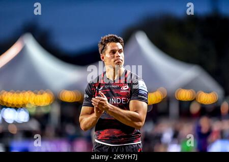 Londres, Royaume-Uni. 30th octobre 2022. Saracens applaudit ses supporters à la fin du match de rugby Gallagher Premiership entre Saracens et sale Sharks à l'Allianz Park, Londres, Angleterre, le 30 octobre 2022. Photo de Phil Hutchinson. Utilisation éditoriale uniquement, licence requise pour une utilisation commerciale. Aucune utilisation dans les Paris, les jeux ou les publications d'un seul club/ligue/joueur. Crédit : UK Sports pics Ltd/Alay Live News Banque D'Images