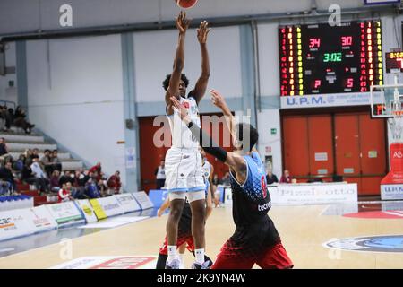 Cremona, Italie. 30th octobre 2022. Paul Eboua (Vanoli Cremona) pendant Vanoli Panier Cremona vs Kiengia Rieti, Championnat italien de basket-ball série A2 hommes à Cremona, Italie, 30 octobre 2022 crédit: Agence de photo indépendante/Alamy Live News Banque D'Images