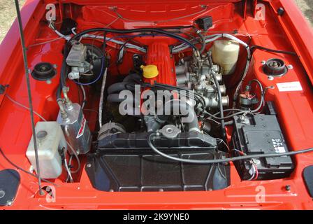 Un moteur d'un Ford Capri 1984 exposé au salon automobile classique de la Côte d'Azur, Paignton, Devon, Angleterre, Royaume-Uni. Banque D'Images