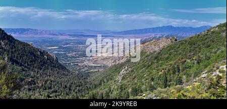 Vues sur la vallée de Horsetail Falls depuis les sentiers de randonnée de Dry Creek Canyon, Lone Peak Wilderness, le long des montagnes Rocheuses Wasatch Front, dans l'Utah alpin. Banque D'Images