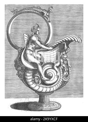 Carafe en forme de coquille d'escargot, dans l'oreille est une femme, Balthazar van den Bos, d'après Cornelis Floris (II), 1548 le bec est maintenu par un enfant si Banque D'Images