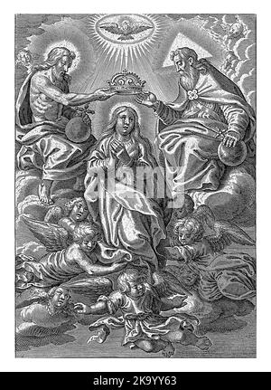 Marie est couronnée au ciel par Christ à sa gauche et par Dieu le Père à sa droite. Au sommet de la colombe, le symbole du Saint-Esprit. Banque D'Images