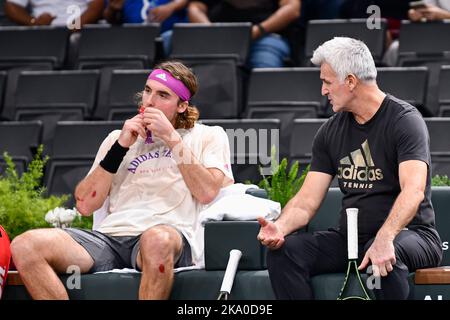 Paris, France. 30th octobre 2022. Apostolos Tsitsipas, père et entraîneur de Stefanos Tsitsipas pendant les Masters Rolex Paris, tournoi ATP Masters 1000, sur 30 octobre 2022 à l'Arena Accor à Paris, France. Photo de Victor Joly/ABACAPRESS.COM crédit: Victor Joly/Alay Live News Banque D'Images