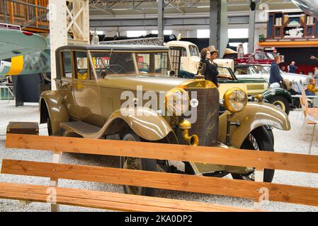 SPEYER, ALLEMAGNE - OCTOBRE 2022: Sable jaune Mercedes 24 100 140 PS Type 2 630 1924 1929 voiture rétro dans le Technikmuseum Speyer. Banque D'Images