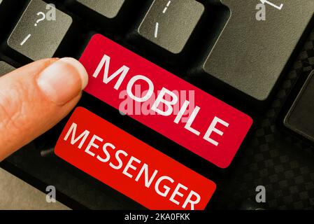 Affiche textuelle montrant Mobile Messenger. Les billets Business Idea arrivent sous forme de message texte avec un code à barres spécial Banque D'Images
