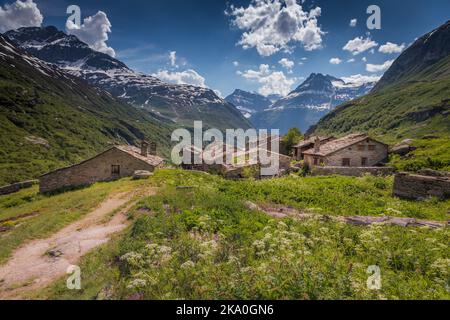 L Ecot, petit hameau médiéval de Bonneval sur Arc en haute Savoie, alpes françaises Banque D'Images