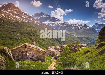 L Ecot, petit hameau médiéval de Bonneval sur Arc en haute Savoie, alpes françaises Banque D'Images