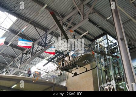 SPEYER, ALLEMAGNE - OCTOBRE 2022 : Aerospatiale Alouette II 2 se 313 sa 318 hélicoptère léger français dans le Technikmuseum Speyer. Banque D'Images