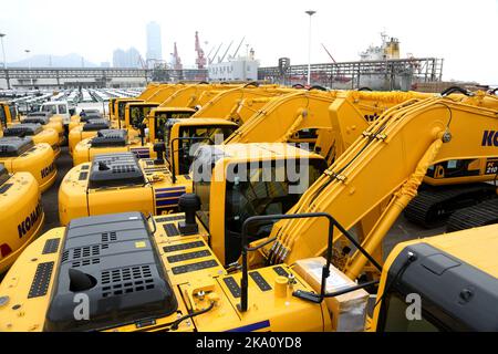 LIANYUNGANG, CHINE - le 31 OCTOBRE 2022 - une photo aérienne montre un grand port de collecte de cargaison en attente des opérations de chargement et de déchargement à Dongfa Banque D'Images