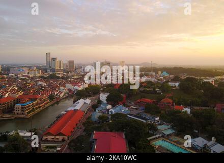 Vue aérienne de la ville de Malacca au lever du soleil Banque D'Images