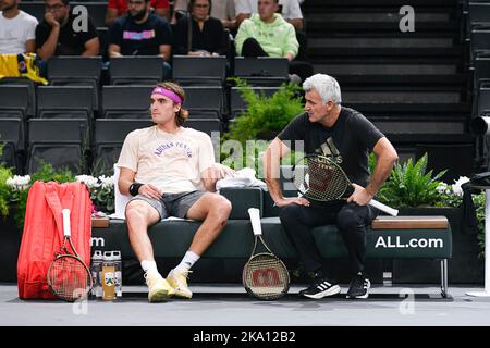 Apostolos Tsitsipas, père et entraîneur de Stefanos Tsitsipas pendant les Masters Rolex Paris, tournoi ATP Masters 1000, sur 30 octobre 2022 à l'Arena Accor à Paris, France. Photo de Victor Joly/ABACAPRESS.COM Banque D'Images