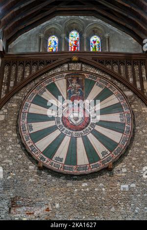 Winchester, Royaume-Uni - 8 septembre 2022 : vue sur la table ronde de Winchester depuis la légende du roi Arthur à l'intérieur du château de Winchester Banque D'Images