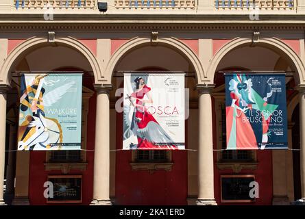 Affiches de l'opéra le plus célèbre interprété dans le Théâtre. Teatro Comunale di Bologna. Italie Banque D'Images