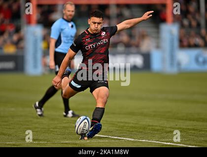 Barnett, Royaume-Uni. 30th octobre 2022. Rugby, premier ministre. Saracens V sale Sharks. Stade Stone X. Barnett. Manu Vunipola (Saracens) donne son coup de pied lors du match de rugby Saracens V sale Sharks Gallagher Premiership. Credit: Sport en images/Alamy Live News Banque D'Images