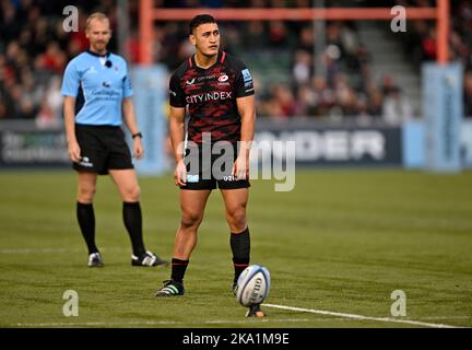 Barnett, Royaume-Uni. 30th octobre 2022. Rugby, premier ministre. Saracens V sale Sharks. Stade Stone X. Barnett. Manu Vunipola (Saracens) se prépare à donner un coup de pied lors du match de rugby Saracens V sale Sharks Gallagher Premiership. Credit: Sport en images/Alamy Live News Banque D'Images