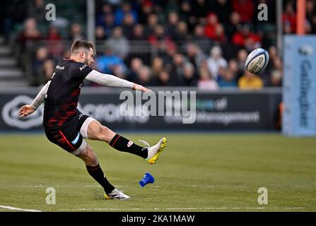 Barnett, Royaume-Uni. 30th octobre 2022. Rugby, premier ministre. Saracens V sale Sharks. Stade Stone X. Barnett. Elliot Daly (Saracens) prend la main lors du match de rugby Saracens V sale Sharks Gallagher Premiership. Credit: Sport en images/Alamy Live News Banque D'Images