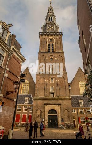 Amsterdam, pays-Bas. Octobre 2022. L'Oudekerk sur le quartier rouge d'Amsterdam. Photo de haute qualité Banque D'Images