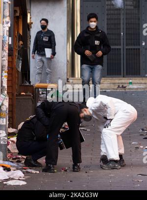 Séoul, Corée du Sud. 31st octobre 2022. L'Institut national de recherche judiciaire sud-coréen et l'unité d'enquête scientifique de la police ont eu une perception commune d'un accident mortel après les festivités d'Halloween de samedi soir à Séoul, en Corée du Sud, sur 31 octobre 2022. L'accident a fait 154 morts, dont 26 étrangers. (Photo de Lee Young-ho/Sipa USA) crédit: SIPA USA/Alay Live News Banque D'Images