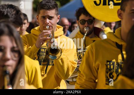 The Seui in Street Band se exécutant en Isilili Banque D'Images