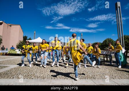 The Seui in Street Band se exécutant en Isilili Banque D'Images
