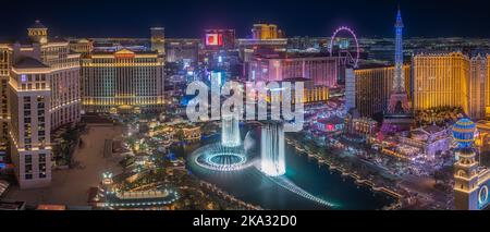 Vue magnifique sur le Strip de Las Vegas (nuit, panorama) Banque D'Images