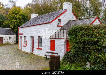 Ancien bureau de poste irlandais traditionnel Banque D'Images
