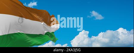 Drapeau des peuples Bantu peuple Xhosa sur fond ciel nuageux, vue panoramique. Drapeau représentant le groupe ethnique ou la culture, autorités régionales. Copy spa Banque D'Images