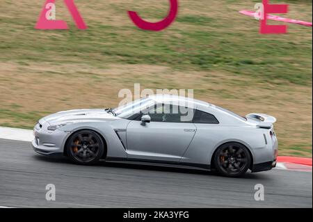 Nissan Skyline GT-R R35 sur la piste de course Banque D'Images