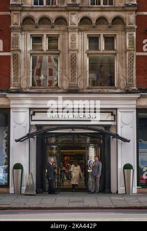 Harvey Nichols, portier de Harvey Nichols Banque D'Images