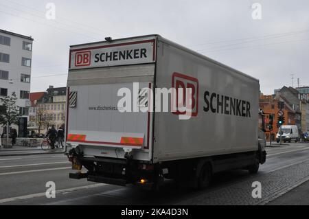 Copenhague/Danemark/31 octobre 2022/DB schenker camion de livraison capial danois Copenhague. (Photo. Francis Joseph Dean/Dean photos. Banque D'Images