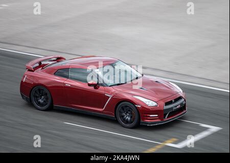 Nissan Skyline GT-R R35 sur la piste de course Banque D'Images