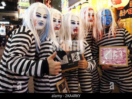 Tokyo, Japon. 31st octobre 2022. Les gens déguisés se rassemblent lundi dans le quartier de la mode de Shibuya à Tokyo pour Halloween, à 31 octobre 2022. Credit: Yoshio Tsunoda/AFLO/Alay Live News Banque D'Images