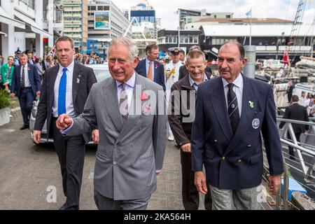 Le Prince de Galles arrive pour visiter le navire de formation de la jeunesse de Nouvelle-Zélande, Spirit of New Zealand, Princes Wharf, Nouvelle-Zélande, Banque D'Images